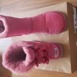 Women's Bailey bow pink uggs